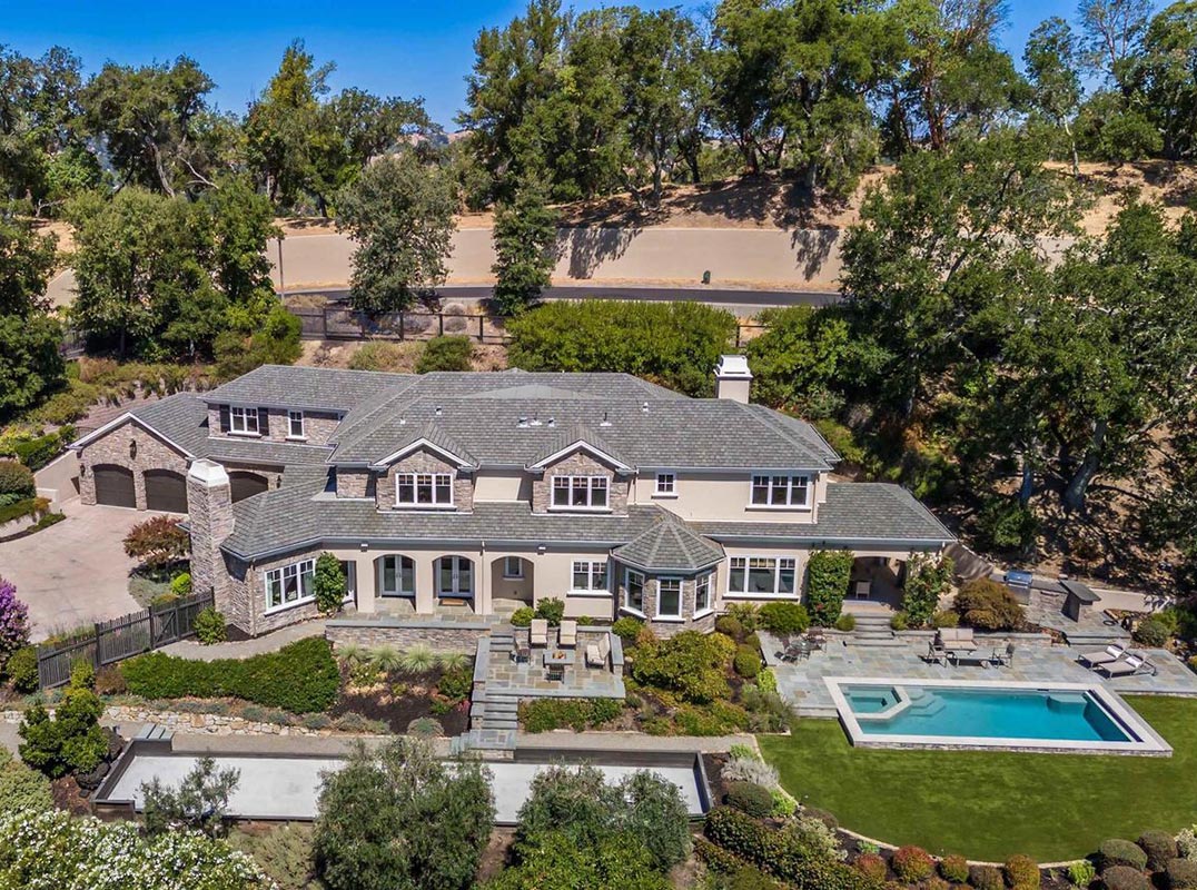 Spectacular & Sophisticated Gated Estate Property